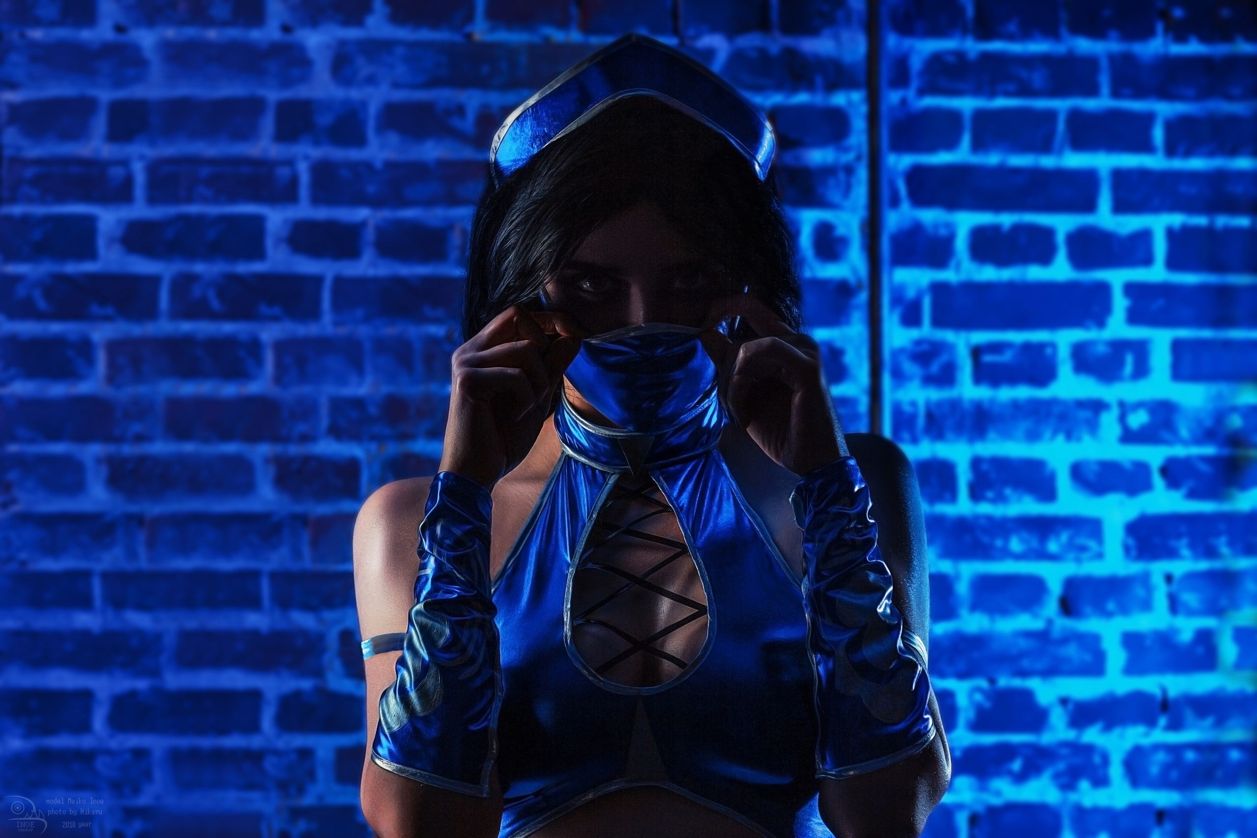 Косплей на Kitana из Mortal Kombat. Косплеер: Meiko Inoe. Фотограф: Hikaru. Источник: vk.com/inoecosplay