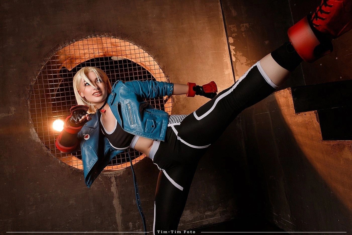 Косплей на Кэмми из Street Fighter. Косплеер: Juk. Фотограф: Tim·Tim. Источник: vk.com/juk__cosplay