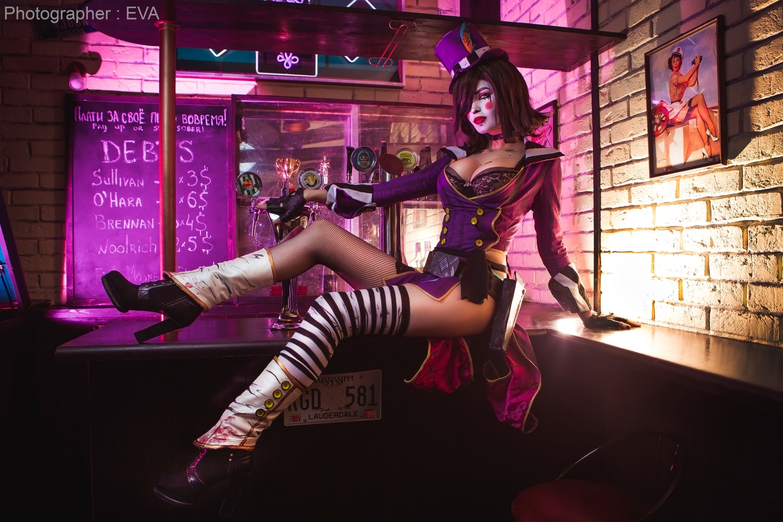 Косплей на Moxxi. Косплеер: Мария Фомина. Фотограф: Ева Давыдова. Источник: vk.com/eva_cosplay_photo