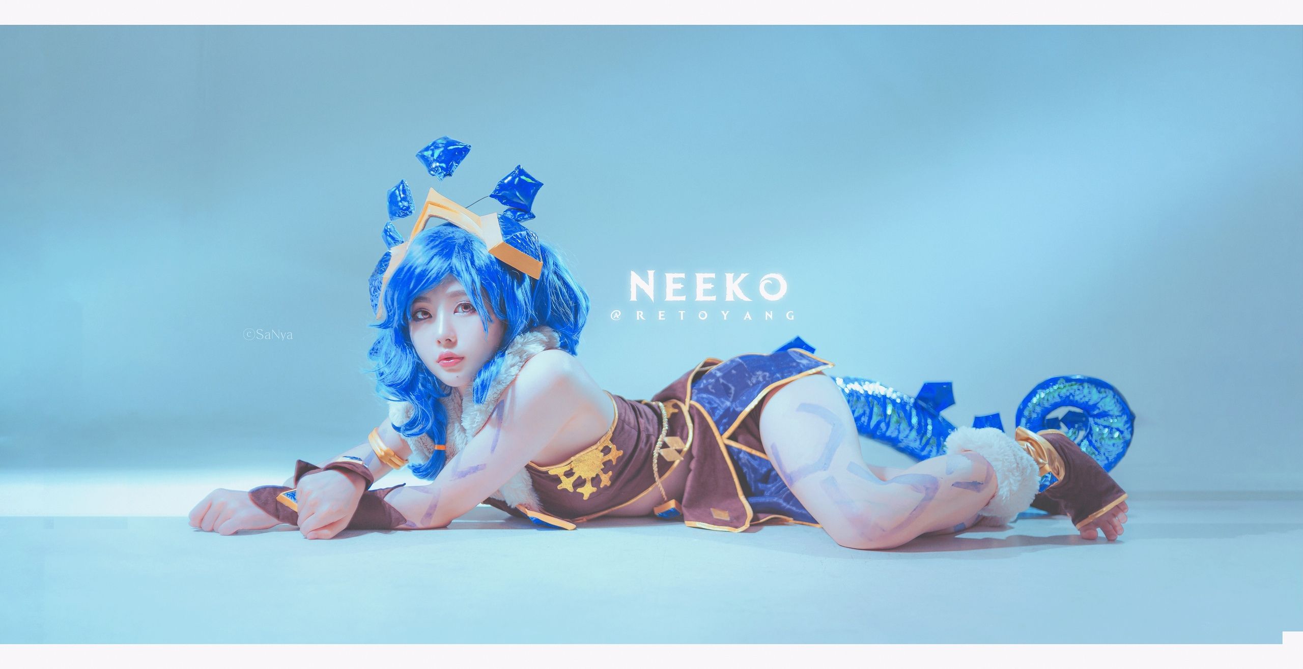 Косплей на Winter Wonder Neeko из League of Legends. Косплеер: RetoYang. Фотограф: 산이. Источник: instagram.com/retoyang