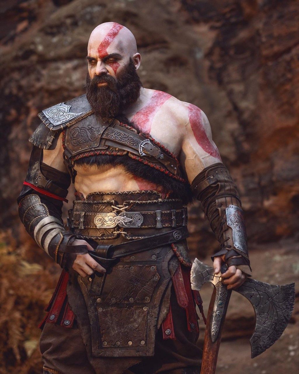 Косплей на Кратоса из God of War. Косплееры: Maul (Кратос) и Korriban (Атрей). Источник: социальные сети косплееров