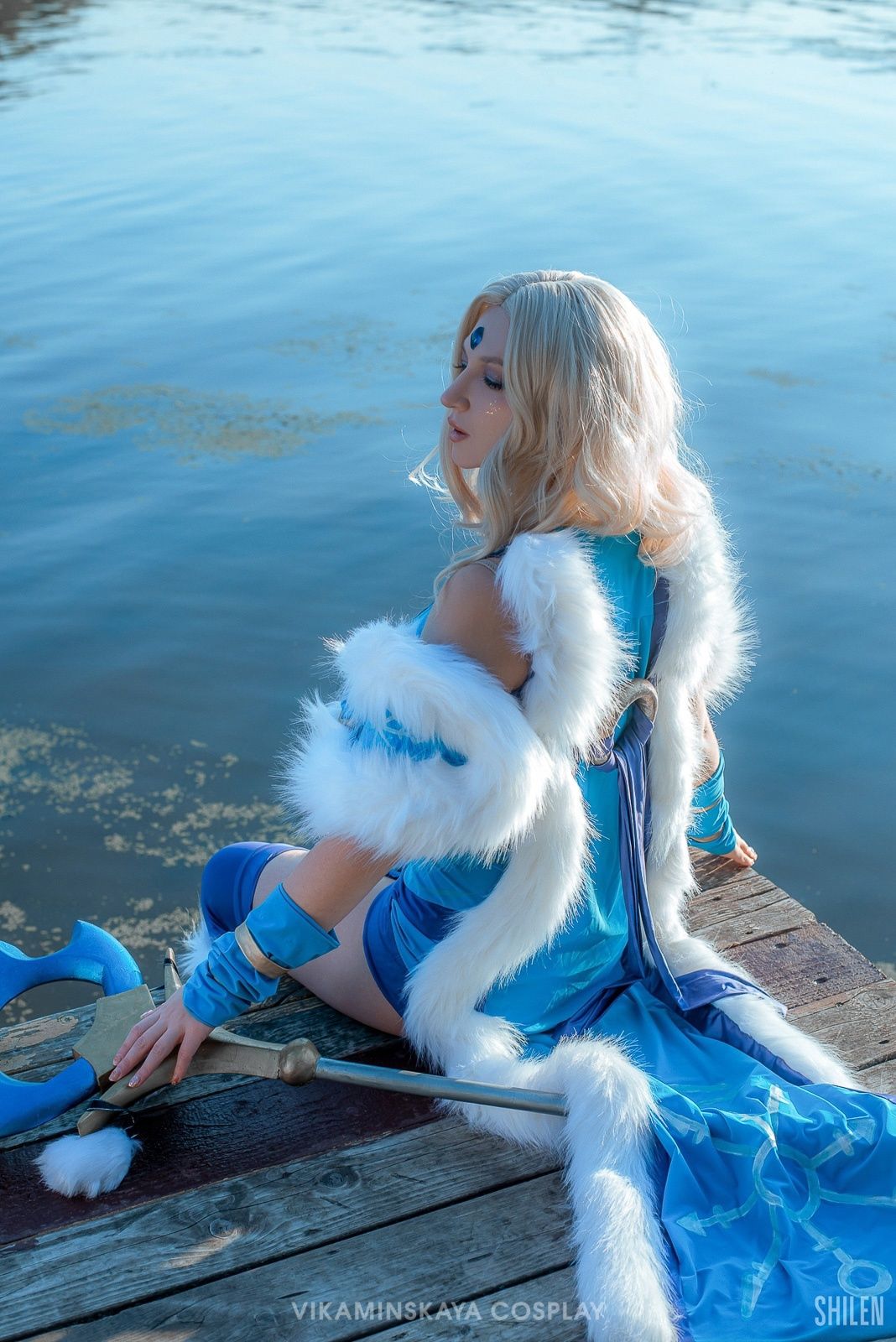 Косплей на Crystal Maiden из Dota 2. Косплеер: Vikaminskaya. Фотограф: Shilen. Источник: vk.com/vikaminskaya_cosplayer