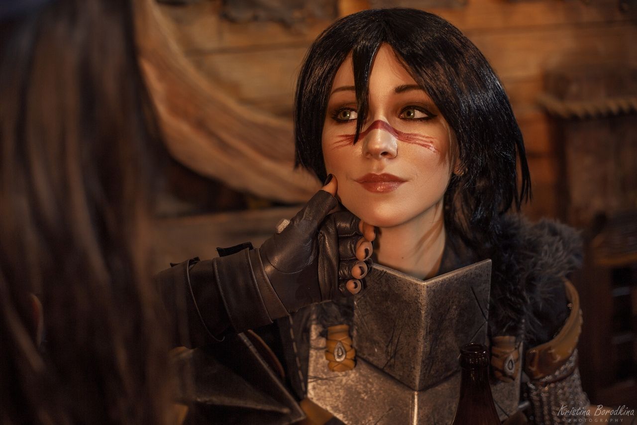 Косплей на Хоук и Изабелу из Dragon Age. Косплееры: Green Fairy и Ася Митина. Фотограф: Кристина Бородкина. Источник: vk.com/kristina_borodkina_photo