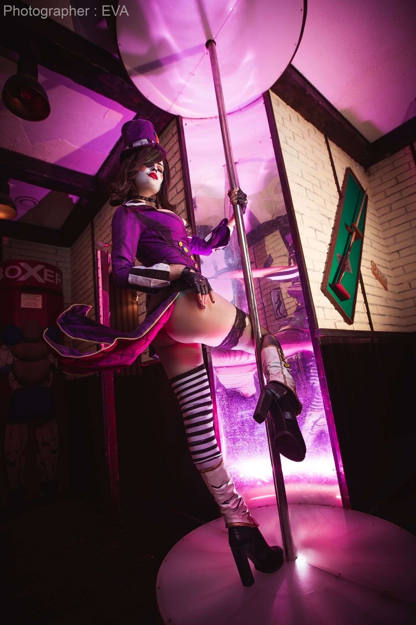 Косплей на Moxxi. Косплеер: Мария Фомина. Фотограф: Ева Давыдова. Источник: vk.com/eva_cosplay_photo