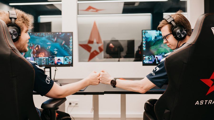 В офисе Astralis