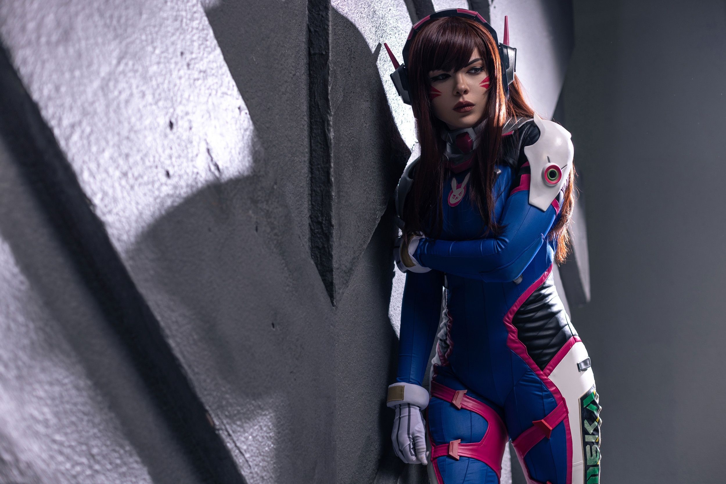 Персонаж: D.Va из Overwatch. Косплеер: Агния Северина. Фотограф: Кристина Бородкина.