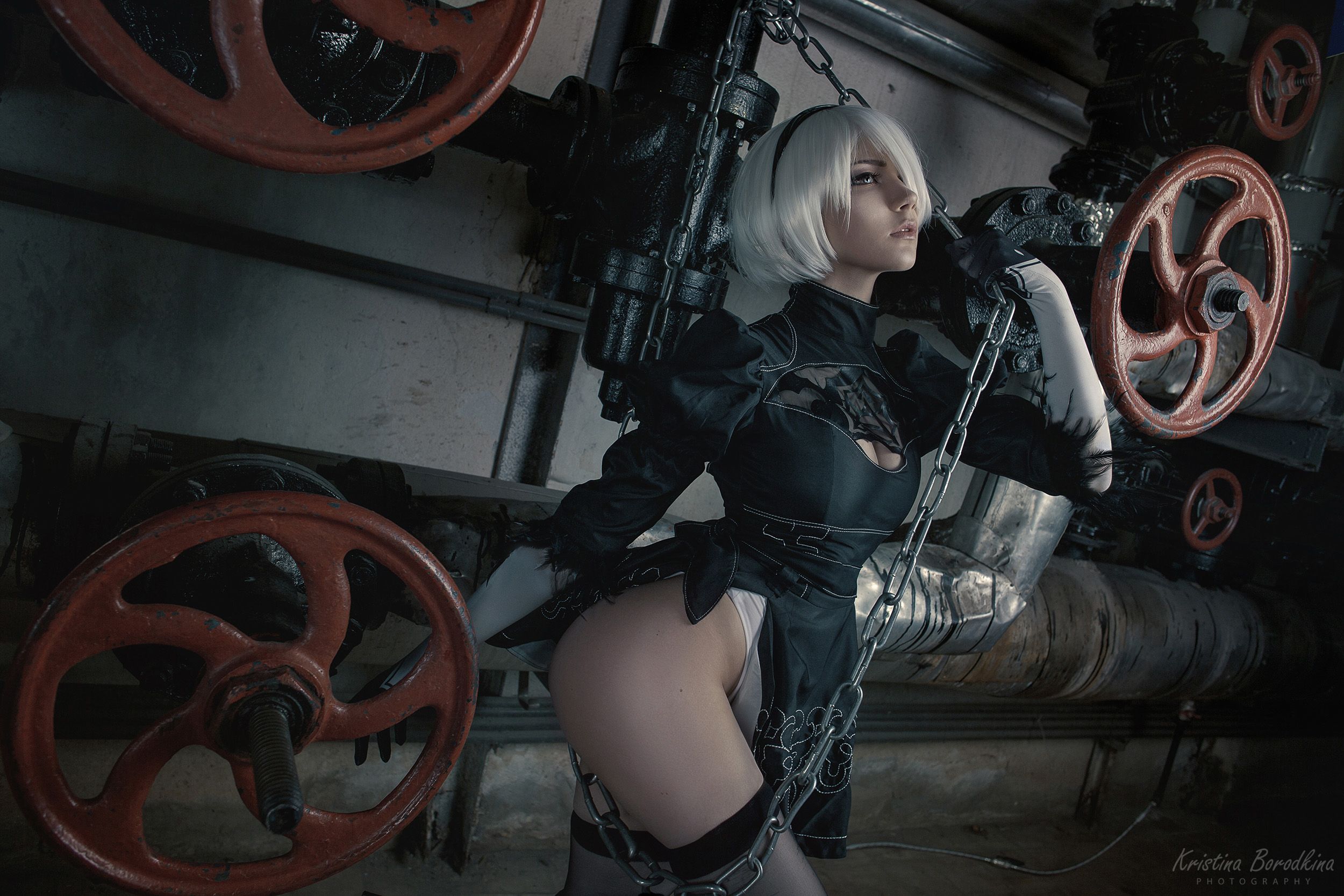 Косплей на 2B из NieR: Automata. Косплеер: Вера OICHI Андреева. Фотограф: Кристина Бородкина. Источник: vk.com/oichidream