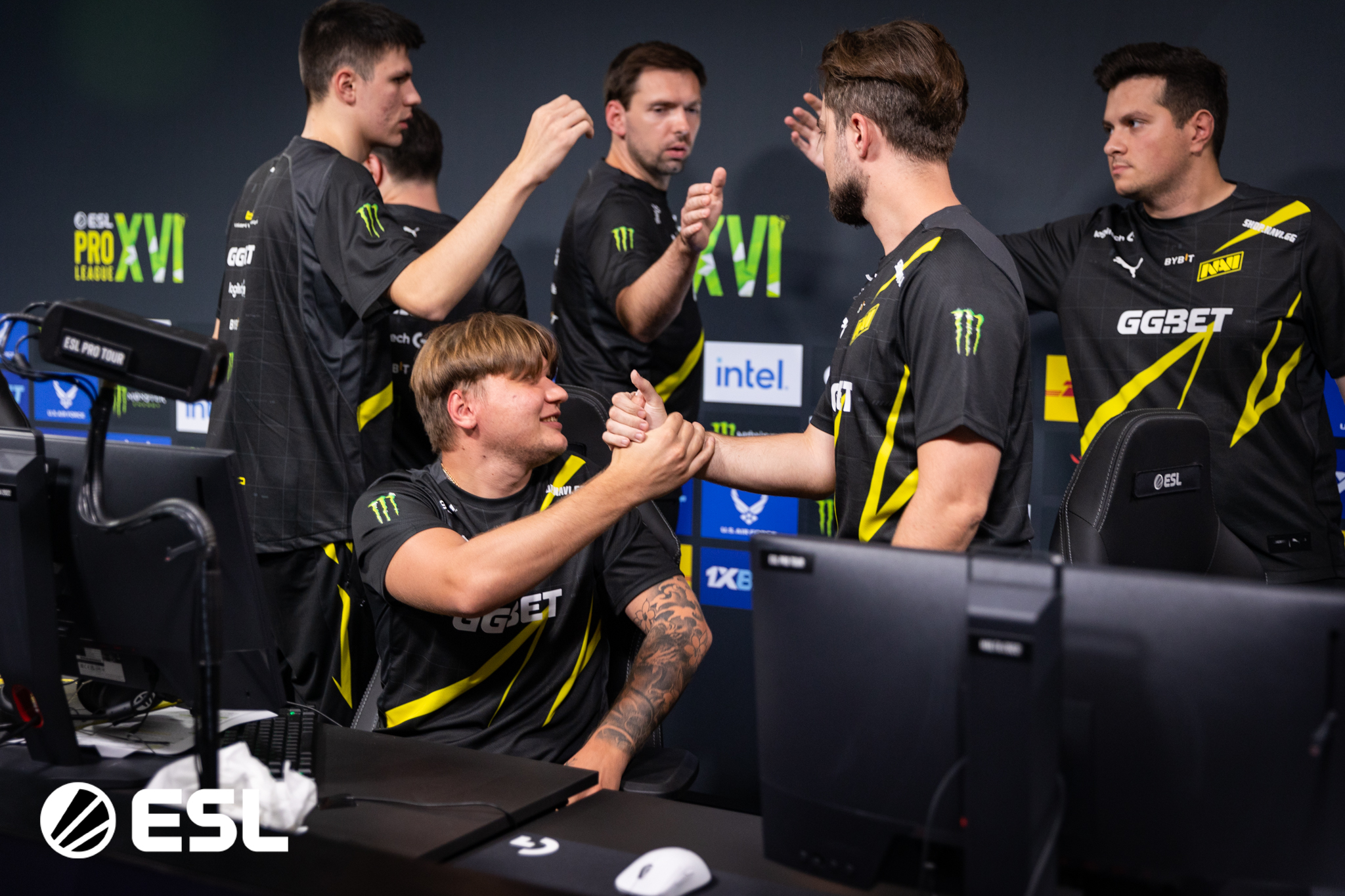 NAVI на EPL S16