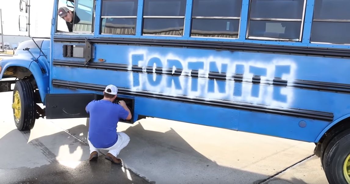 Fortnite Bus