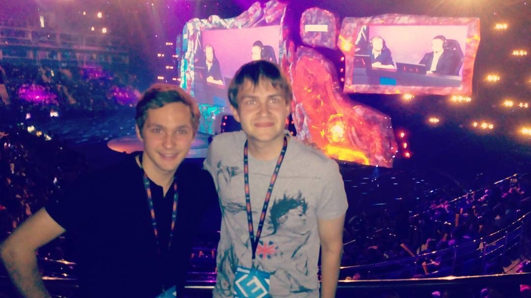 Борис со своими друзьями на EPICENTER по Dota 2.