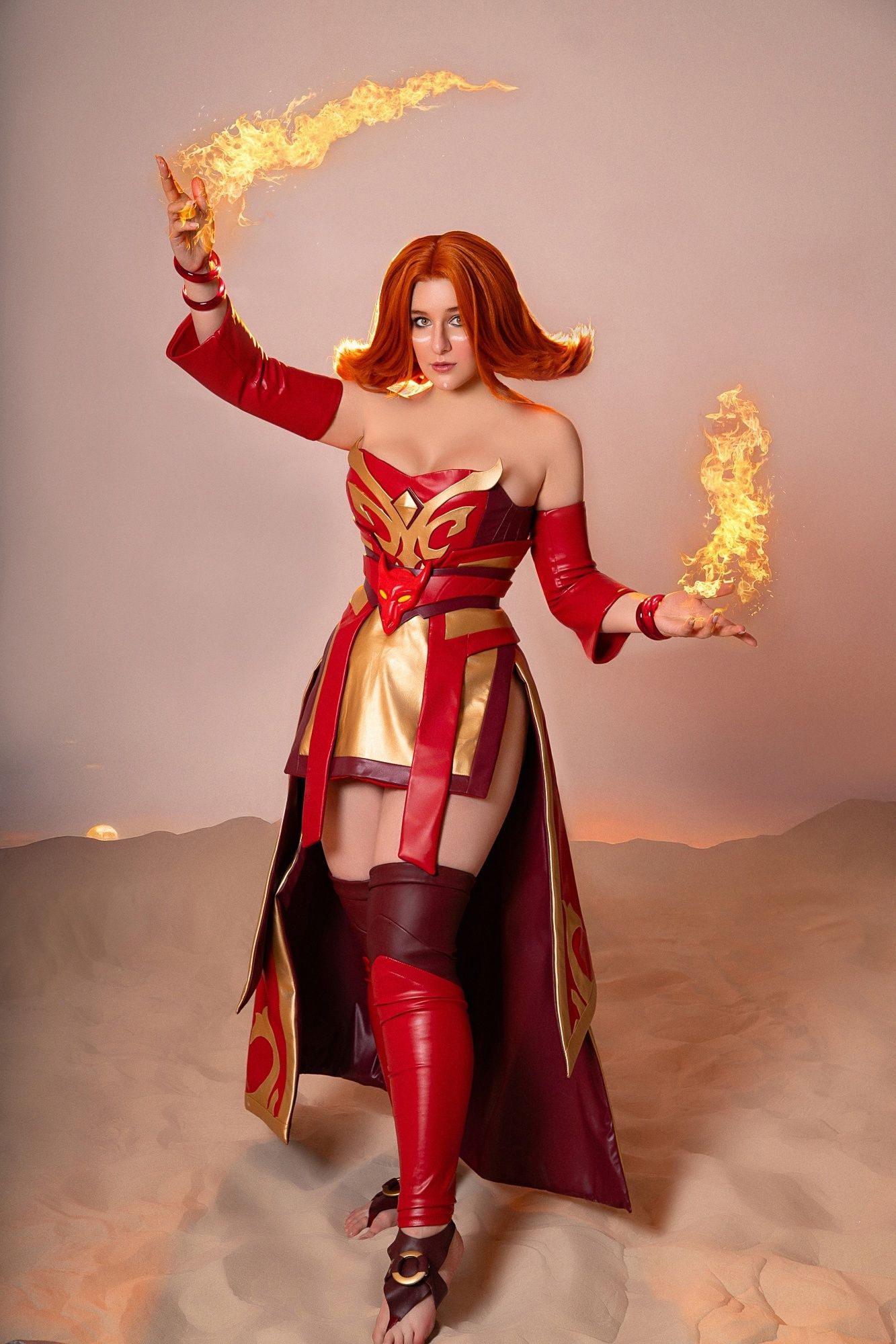Косплей в нижнем белье на Lina из Dota 2. Косплеер: Agrifano. Источник: vk.com/club229713169.