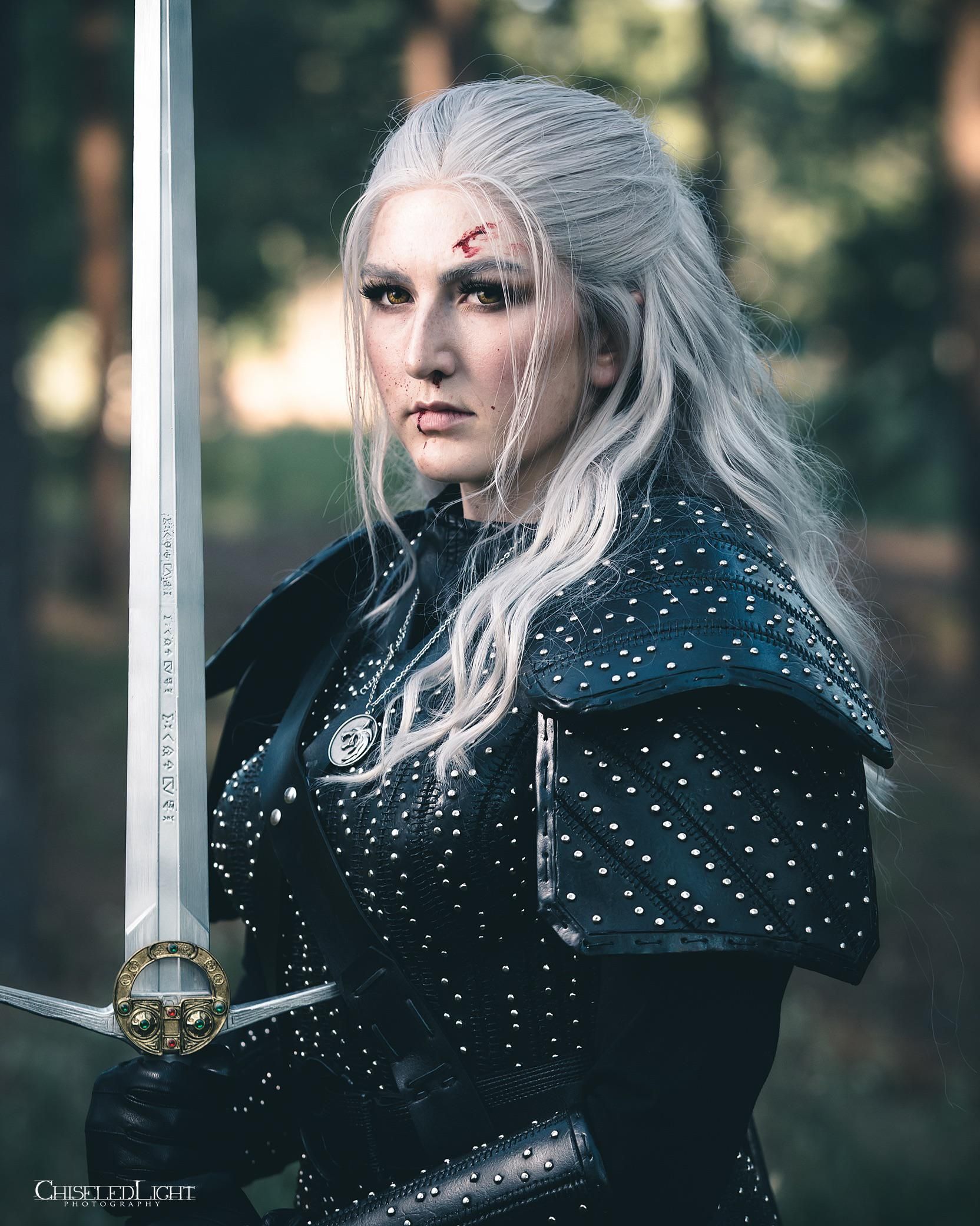 Косплей на Геральта и Цири из сериала The Witcher от Netflix. Источник: instagram.com/laurendoescosplay. Авторы: Loren и Shersten.