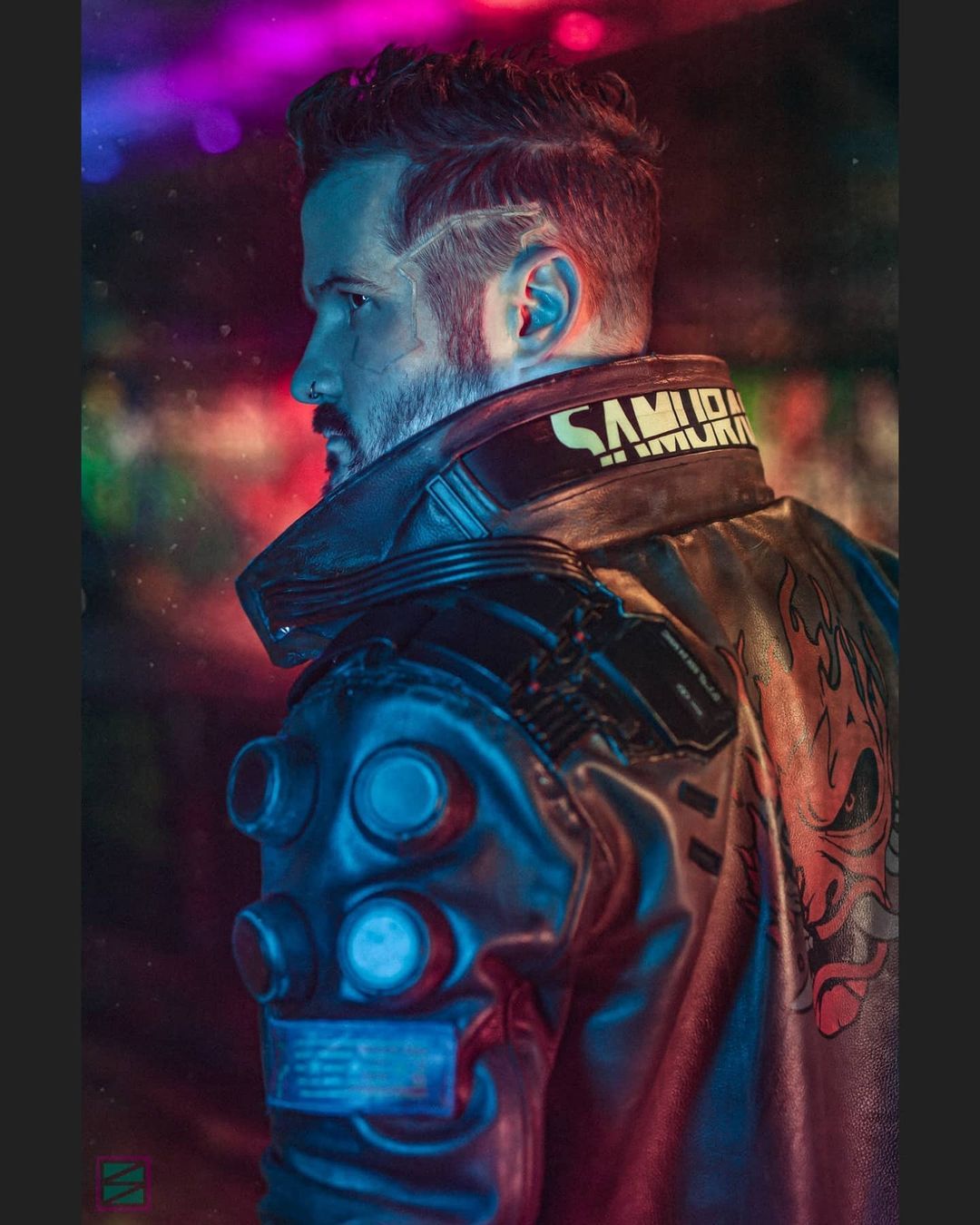 Косплей на V из Cyberpunk 2077. Модель: Andy Valentine. Источник: instagram.com/valentinecostumes