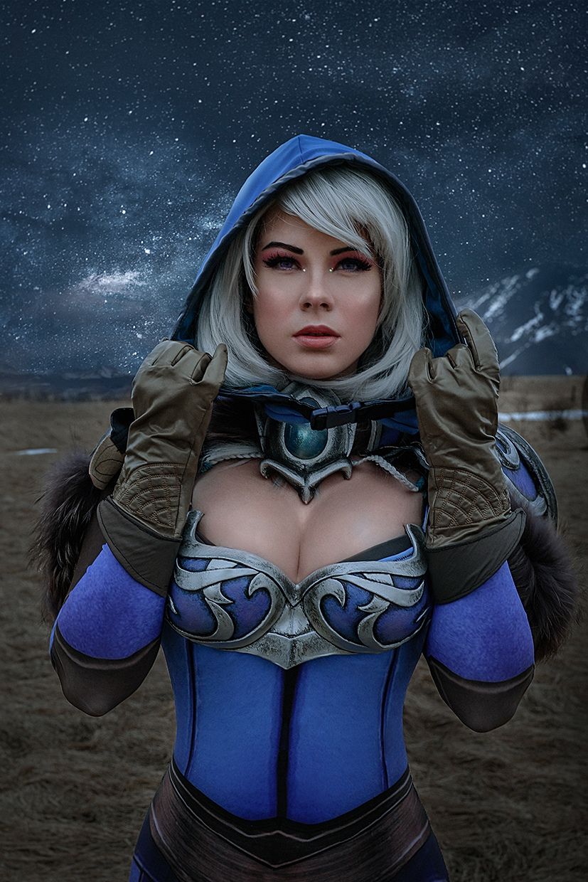 Косплей на Luna из Dota 2. Косплеер: Анастасия Зеленова. Фотограф: Виолетта Кривошеева. Источник: instagram.com/anastasyazelenova