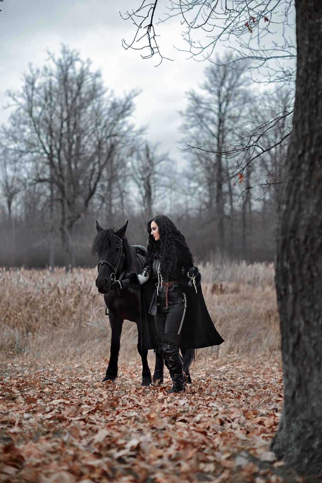 Косплей на Йеннифэр. Косплеер: Saint Hysteria. Фотограф: Елена Весания. Источник: vk.com/elena_vesania