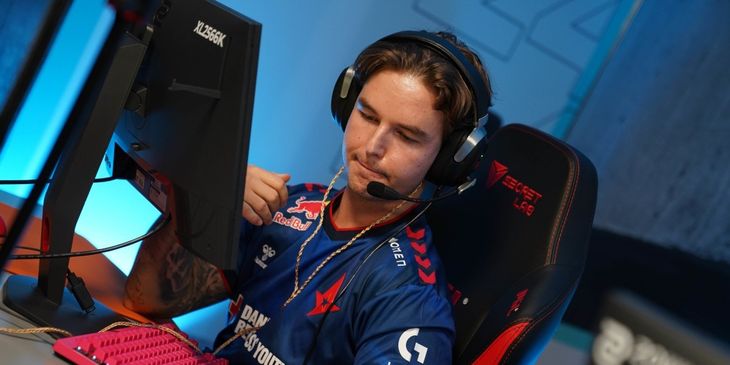 Astralis нанесла The Mongolz первое поражение на YaLLa Compass 2024