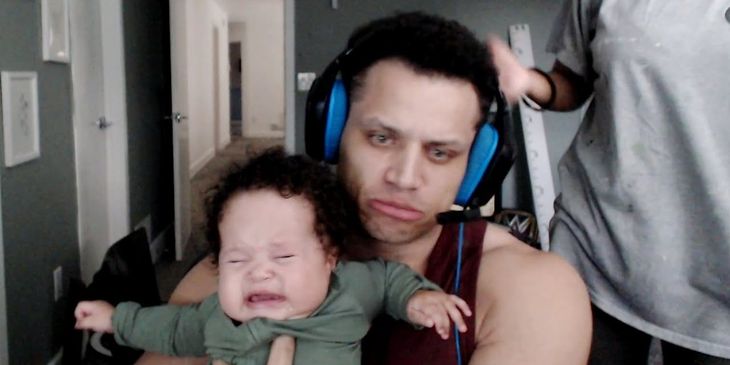 Tyler1 вынужден был перезапустить стрим из-за своей восьмимесячной дочери — она засветила конфиденциальные данные