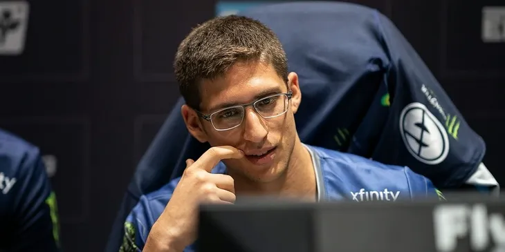 Сможет ли AVULUS помешать Yakult's Brothers выйти в плей-офф DreamLeague Season 25?