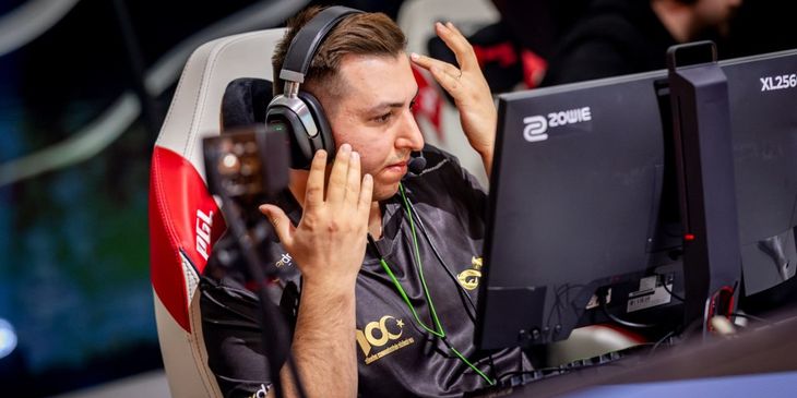 Монитор XANTARES отключился во время матча против Astralis на EPL S19 — он доиграл раунд, смотря на дисплей тиммейта