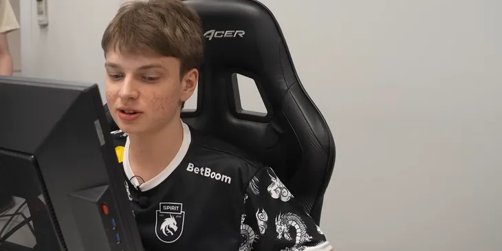 Аналитик Team Spirit на фоне слухов о трансфере kyousuke в Falcons: «Кто Максу на автограф-сессии LanDaLan подсунул контракт с Falcons?»