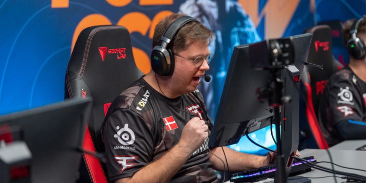FaZe Clan одержала первую победу на PGL Bucharest 2025, обыграв paiN Gaming