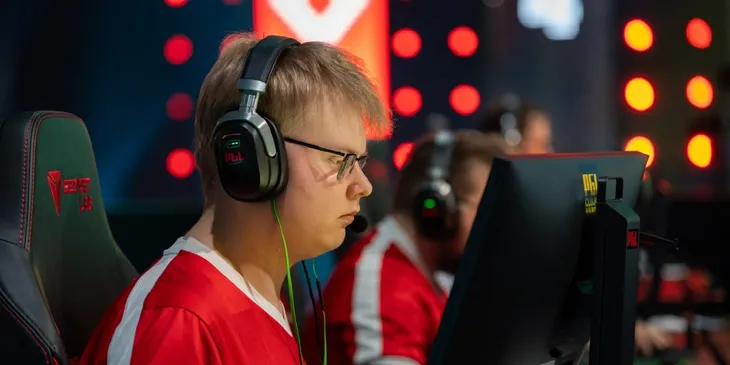 Jimpphat после поражения от Vitality: «Все еще на турнире и прокачанные мы идем к следующей игре»