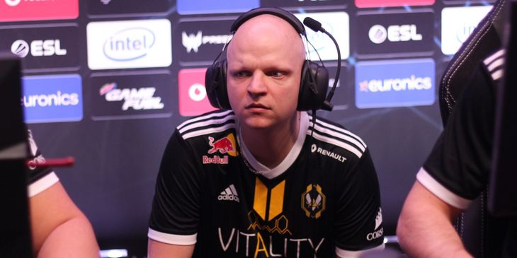 XTQZZZ вернулся на позицию тренера Team Vitality