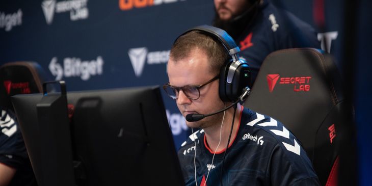 Xyp9x стал помощником тренера в MOUZ