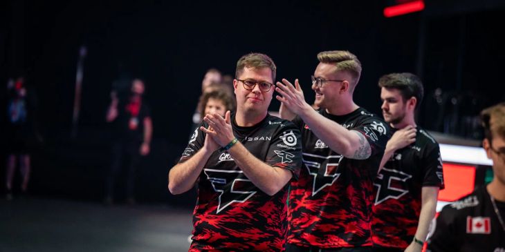 FaZe Clan победила Virtus.pro в матче групповой стадии на ESL Pro League Season 16