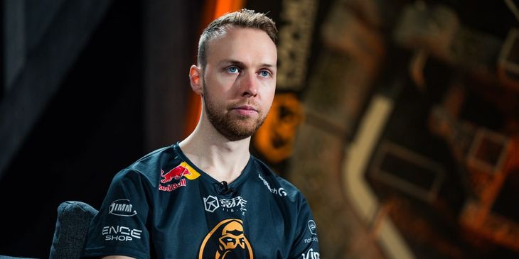 Natus Vincere Junior стали чемпионами YaLLa Compass Qatar 2025, обыграв ENCE
