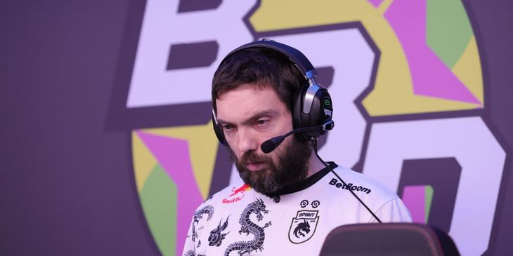Korb3n: «На месте VP  я бы захолдил Noticed до полной ясности с Daxak»