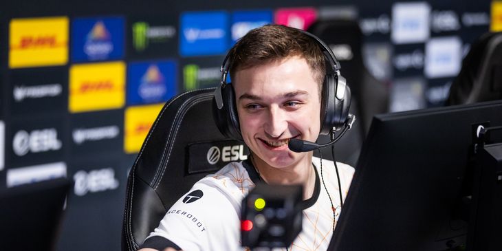 Virtus.pro выиграла стартовый матч на ESL Pro League Season 20