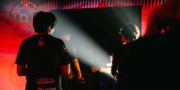 Совладелец Fnatic обратился к организаторам TI11 из-за плохой шумоизоляции на турнире