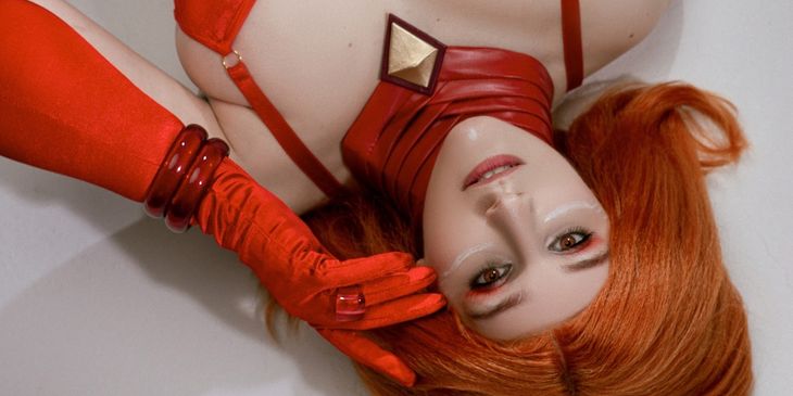 Lina из Dota 2 в нижнем белье — косплей на персонажа