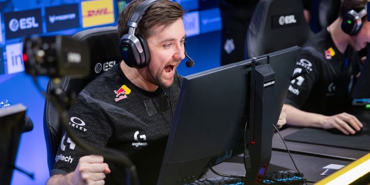 «Кажется, что я ещё не совсем забыт😅» — HooXi опубликовал фото с IEM Katowice 2025