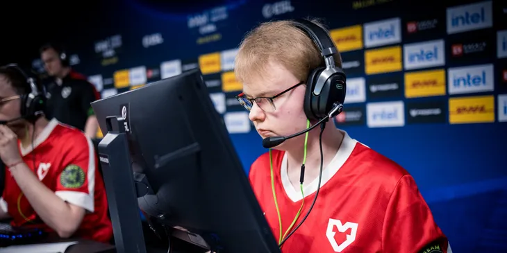 MOUZ вышла в плей-офф IEM Dallas 2025, победив Team Liquid