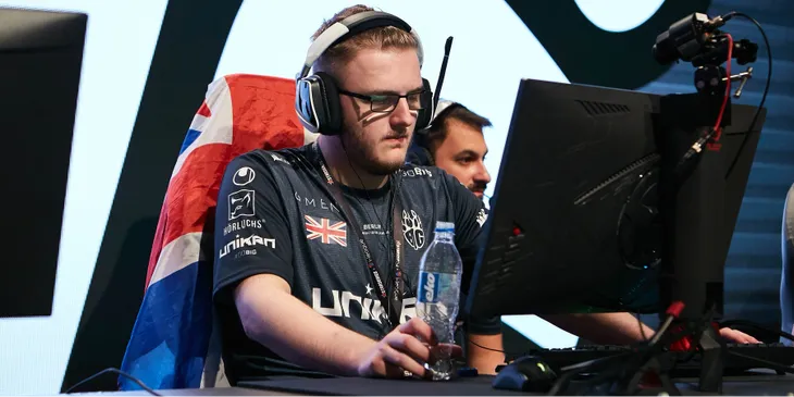 Smooya пожаловался на участие Fnatic и B8 Esports в британских отборочных на турниры BLAST