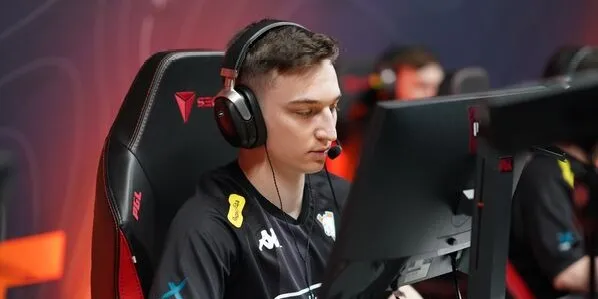 Аналитики верят в победу Virtus.pro над M80 на PGL Astana 2025
