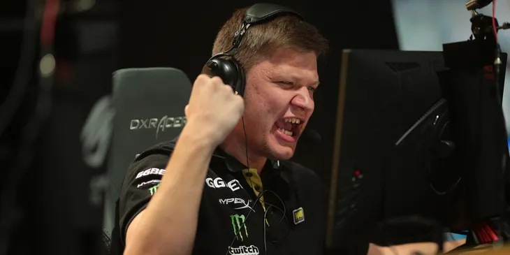 Hooch о возможном переходе s1mple в Falcons: «Не самый лучший пик для Санька»