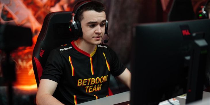 MieRo о дабле в миде в матче против Gladiators: «Я понимал, что могу пойти в соло постоять, а в миде мы сделаем баланс»