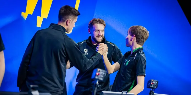 Team Falcons вышла в плей-офф IEM Dallas 2025, победив Heroic