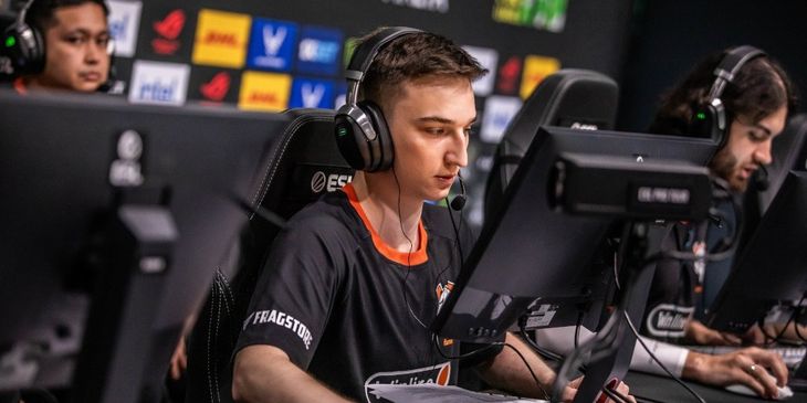 Virtus.pro сыграет с FURIA Esports в полуфинале Roobet Cup 2023