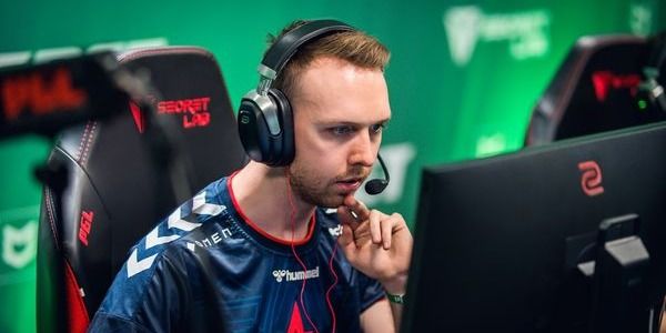 Команда из Болгарии разгромила Astralis на Elisa Masters Espoo 2022