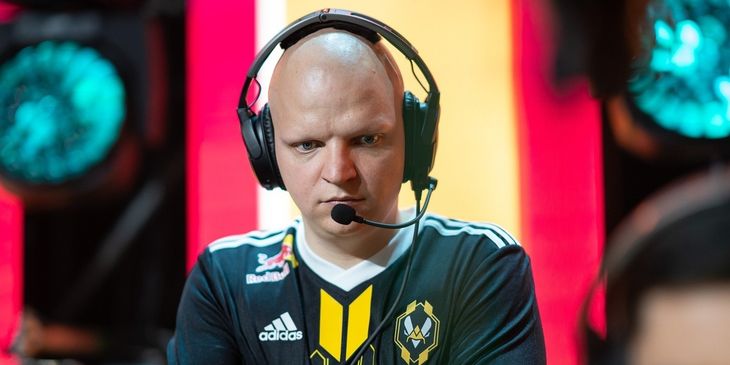 Бывший тренер G2 и Vitality начал поиски новой команды