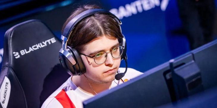 NAVI J и BetBoom Team вышли в полуфиналы YaLLa Compass Qatar 2025