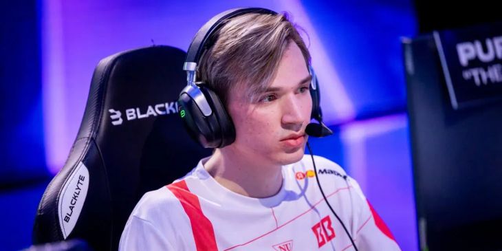 Pure~: «Эмоции надо проявлять после игры. После того, как падает трон или во время этого»