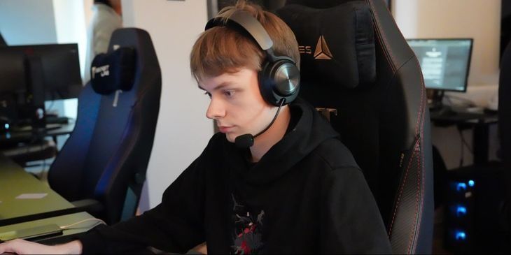 NAVI разгромили One Move в закрытых отборочных для Восточной Европы на PGL Wallachia Season 3
