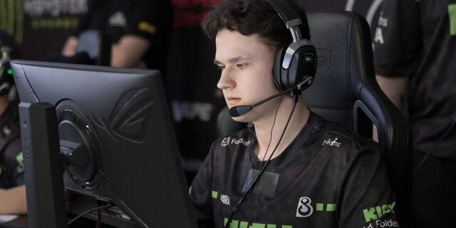 У команды B8 Esports готовы визы в США
