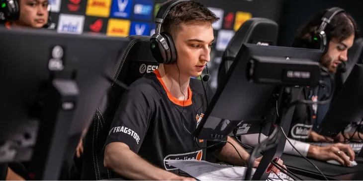 Virtus.pro или OG — кто пройдет в полуфинал Roobet Cup 2023?