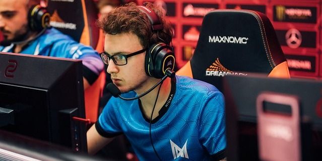 Nigma Galaxy одержала первую победу в закрытой квалификации на Elite League